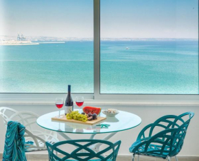 Luxury Penthouse 1BR-Seafront-Seasonal Pool-Central